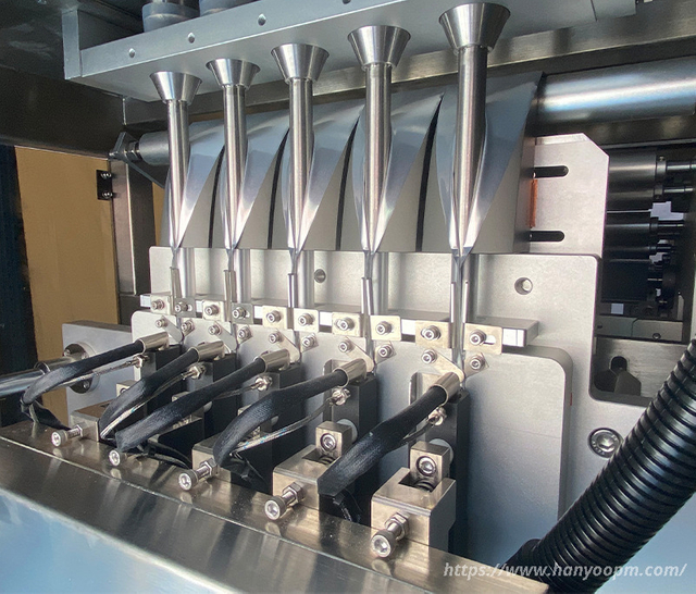 Multi-lane vertical series packaging machine